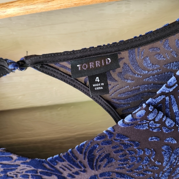 Torrid blue velor print dress size 4X plus size - Picture 8 of 11